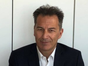 Vicari Francis Crédit Agricole S.A.